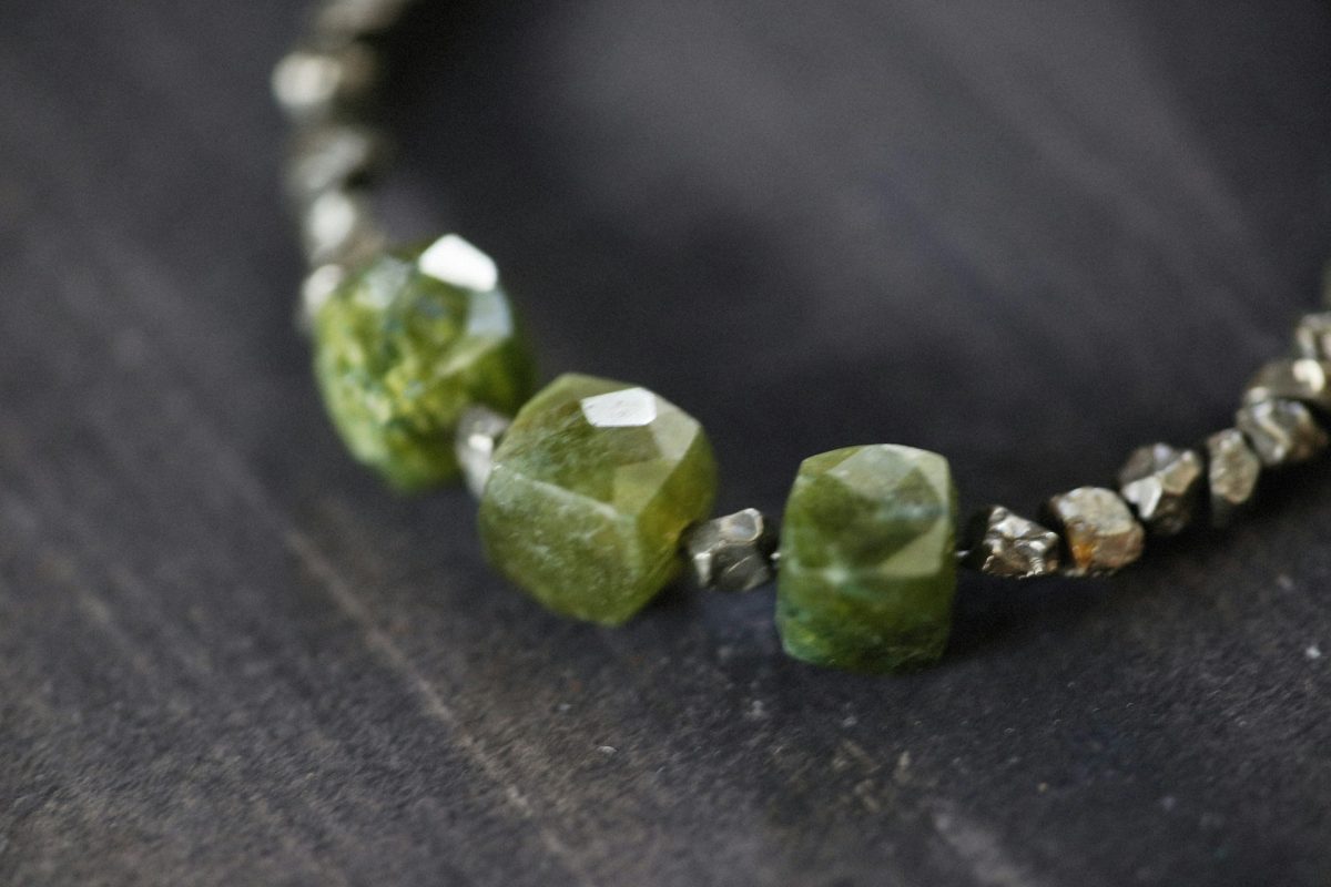 pierre-peridot-vertus