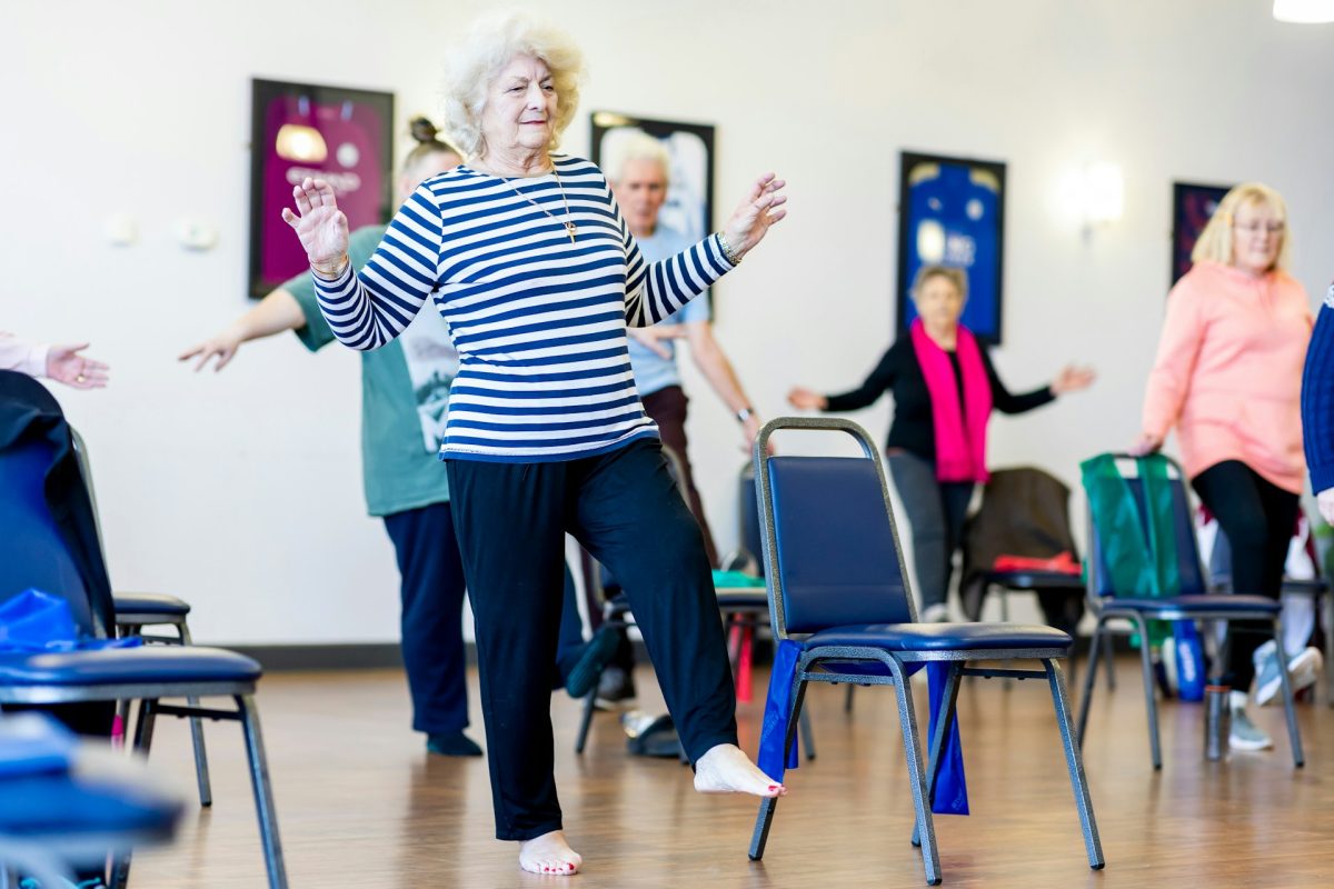 yoga-sur-chaise-seniors